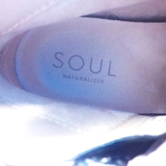 Naturalizer Women's Haley Black Croco Ankle Boot 10 - Picture 12 of 15